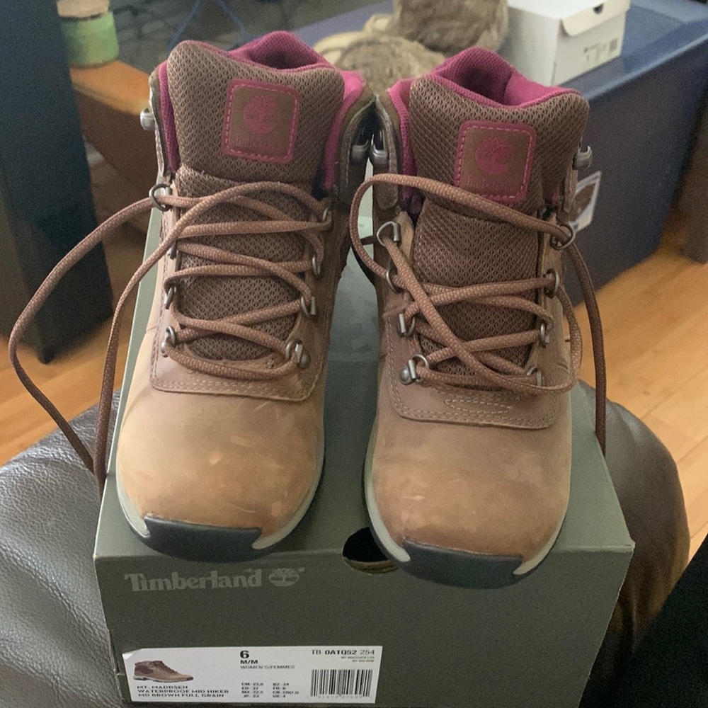 Timberland Women Boot size 6 Mt Maddsen Waterproof Mid Hiker Md Brown Full Grain